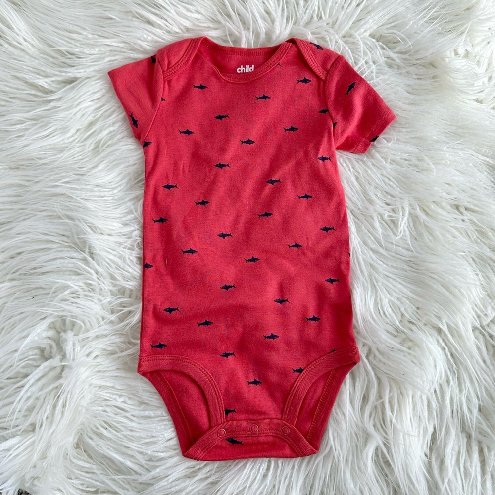 Carter’s Toddler Boys Red & Blue Shark Short Sleeve Onesie Bodysuit Size 24M